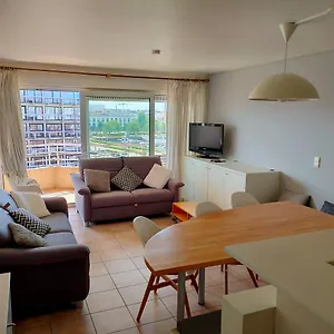 Appartement Zongericht Met Zicht Op De Jachthaven, Oostende